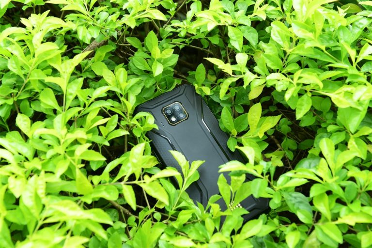 Doogee S95 Pro: smartphone e moduli nell’annuncio del 2019