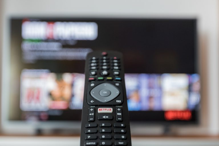 Come scegliere una TV: schermo, dimensioni e funzioni